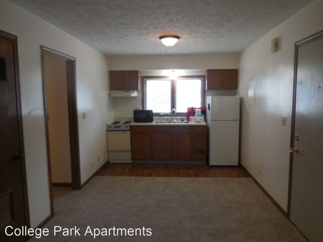 Building Photo - 120 College Park Cir