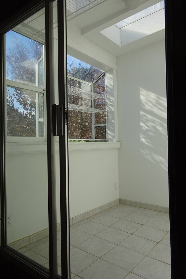 Foto del edificio - 2187 16th Ave