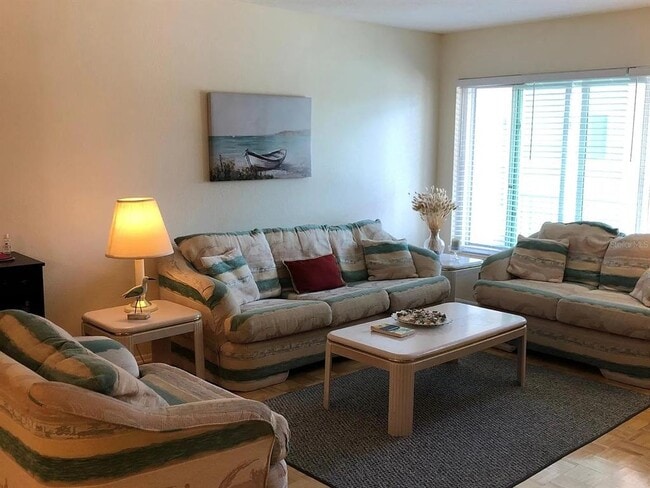 Building Photo - 2071 Australia Way W