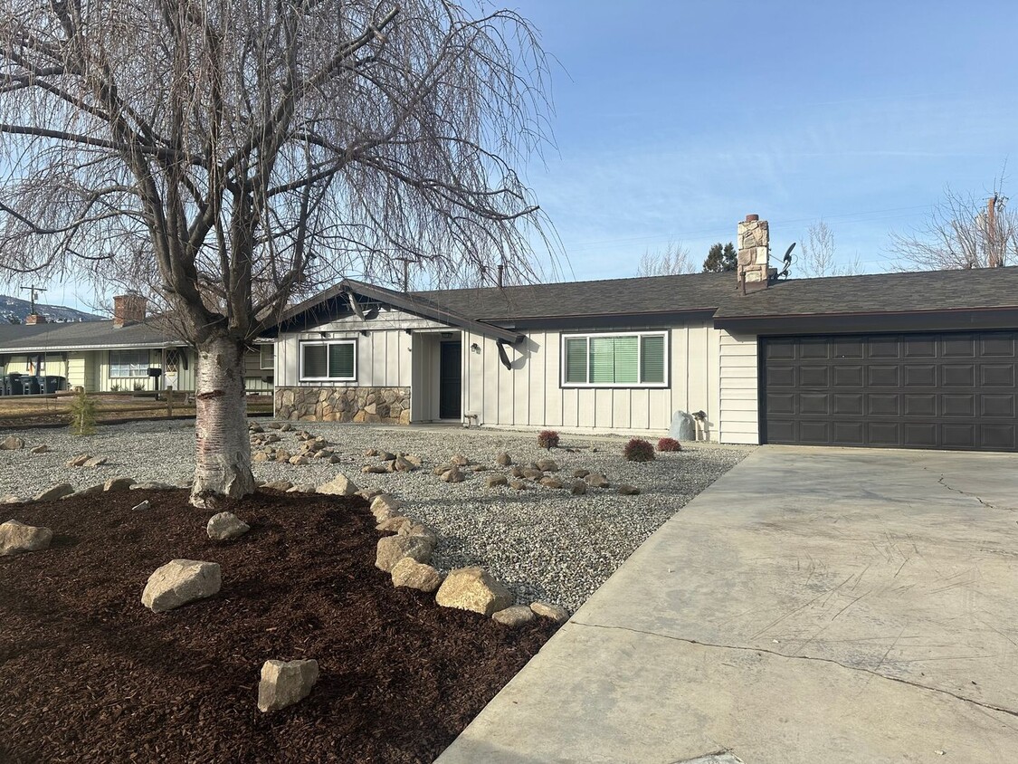 Foto principal - 3+2 READY NOW! City of Tehachapi