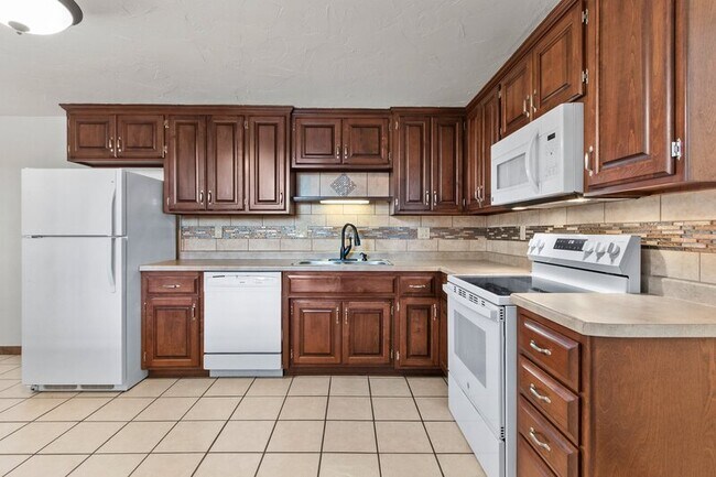 Foto del edificio - 2364 Canter Ln