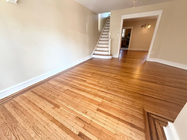 Foto del edificio - Gorgeous 3-Bed Townhome in Olney! Availabl...