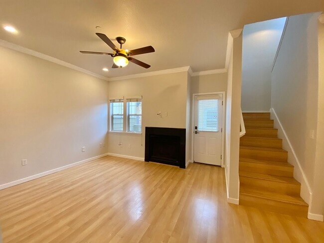 Building Photo - 140 Valley Oak Dr