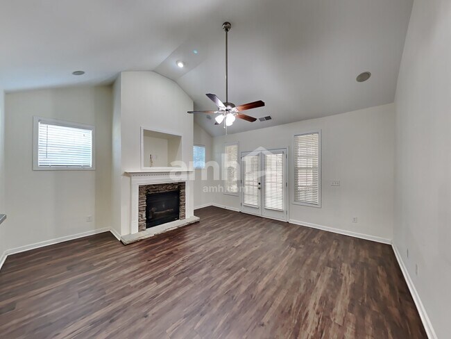 Foto del edificio - 192 Greenview Dr