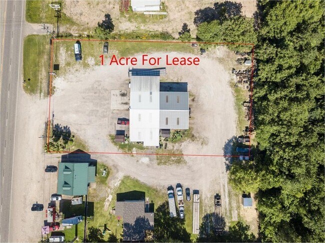 Foto del edificio - 16362 Hwy 105 E