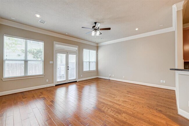 Foto del edificio - 5708 Petty St
