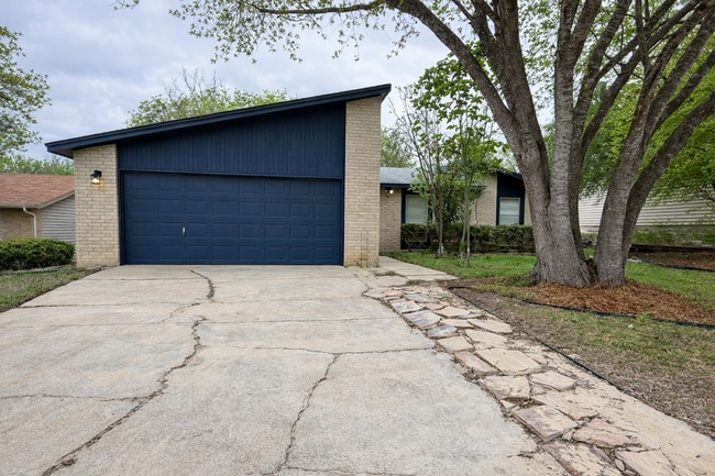 Building Photo - 3417 Harvest Dr