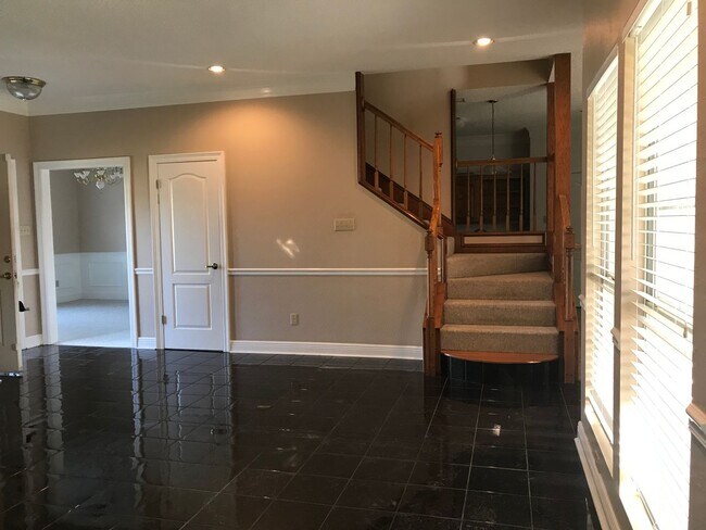 Building Photo - Close to Barksdale Air Force Base... You d...