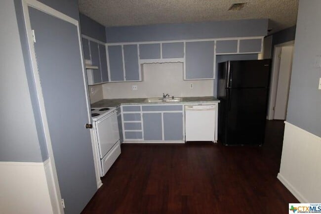 Building Photo - 602 Traci Dr