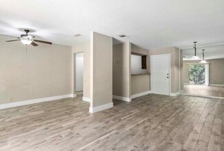 Building Photo - 923 Vance Jackson Rd