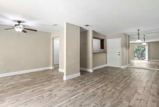 Building Photo - 923 Vance Jackson Rd