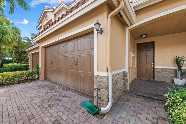 Building Photo - 10810 NW 74th Dr