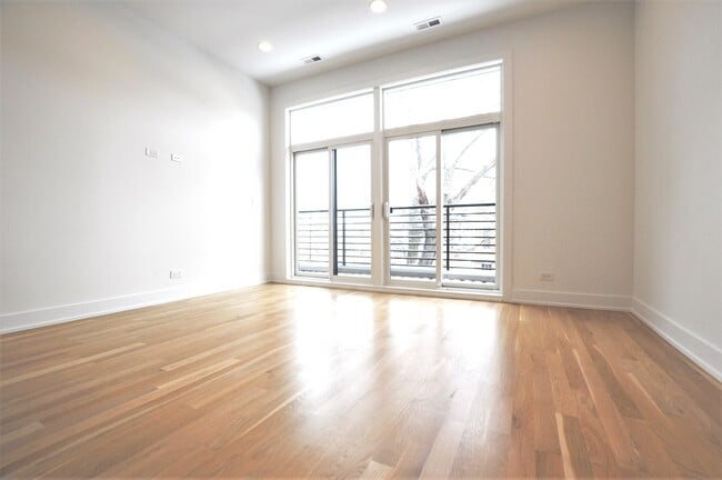 Building Photo - 5354 N Central Ave