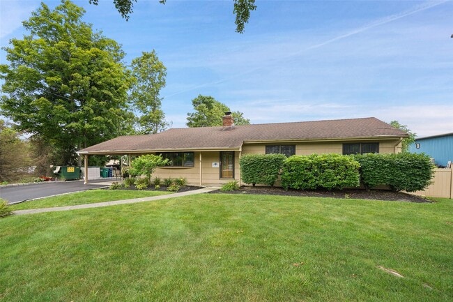Building Photo - 112 Bucks Hollow Rd