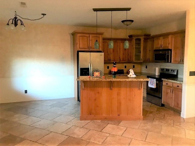 Foto del edificio - 4490 Stone Creek Rd
