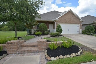 Building Photo - 18918 Cove Pointe Dr