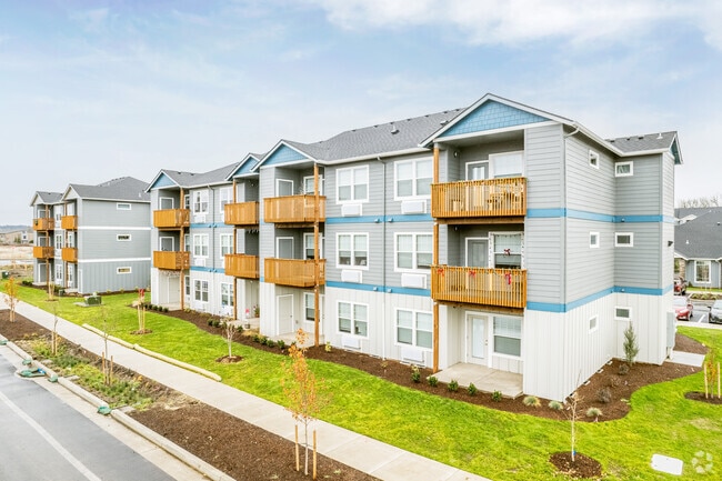 Exterior - Eagle Pointe
