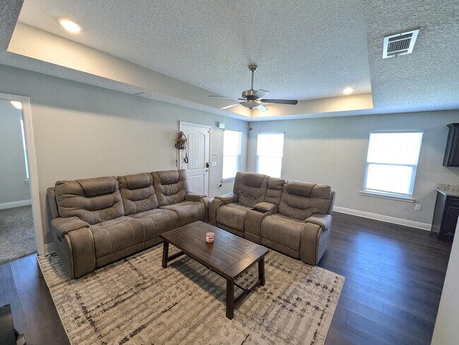 Foto del edificio - 5619 Charter Cir