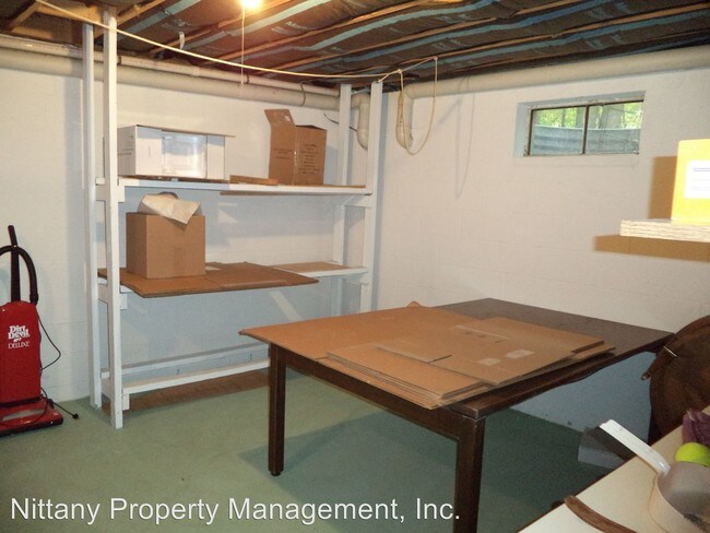 Building Photo - 231 Oakwood Ave