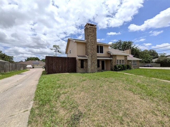 Photo - 3302 Townbluff Place House