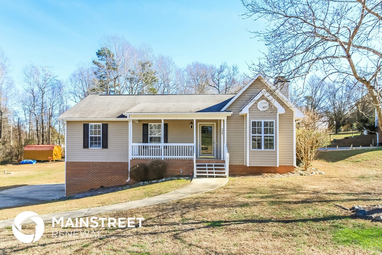 Foto principal - 226 Creek Meadow Dr