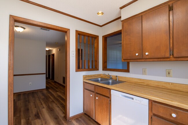 Foto del edificio - 123 Charlotte Ave