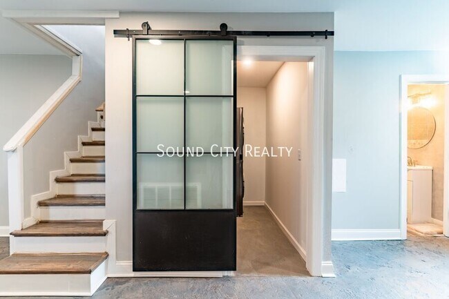 Foto del edificio - 2410 Albion St