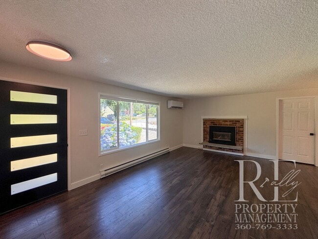 Building Photo - 8240 NE Seawind Ave