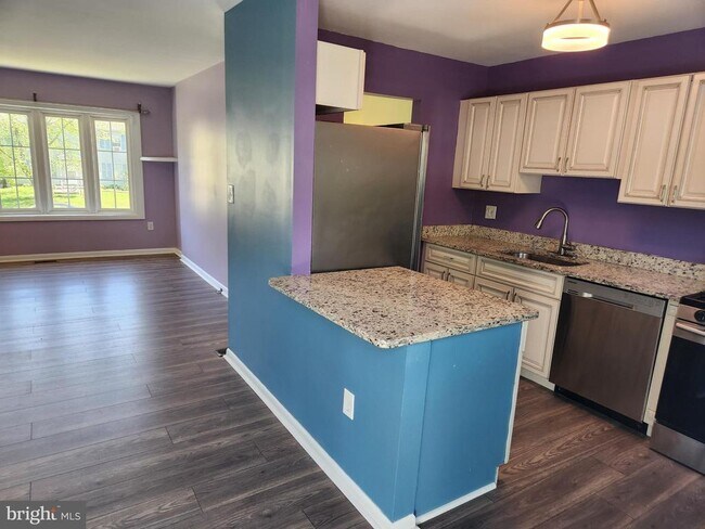 Foto del edificio - 14318 Lindendale Rd