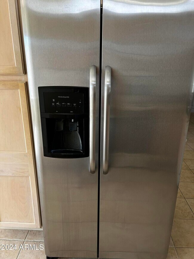 Foto del edificio - 15868 W Arrowhead Dr