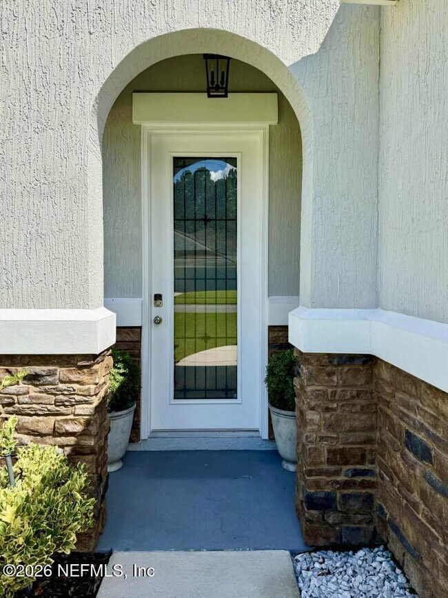 Foto del edificio - 671 Charter Oaks Blvd
