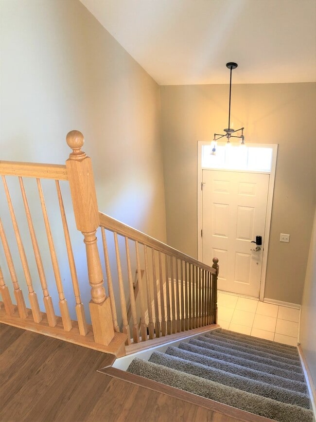 Building Photo - 1609 Fredericksburg Ln