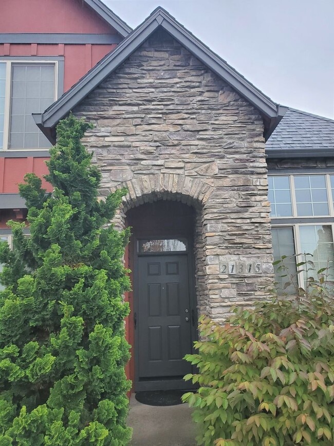 Building Photo - Great Home in Sherwood! Primary Suite on M...