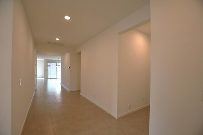Foto del edificio - 4021 E Caitlin Dr
