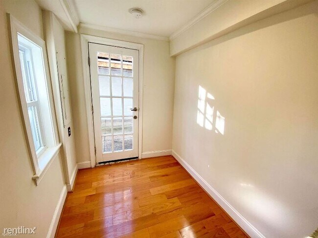 Building Photo - 2 br, 1 bath Townhome - 397 Masten Ave