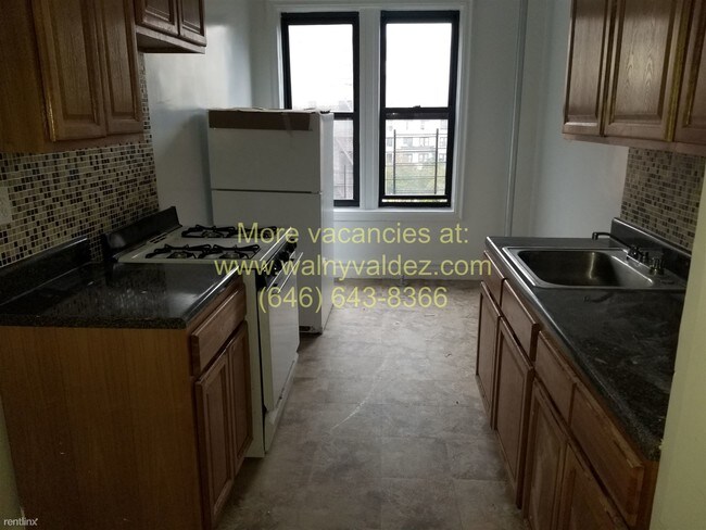 Foto del edificio - 1 br, 1 bath  - 2137 Wallace Ave