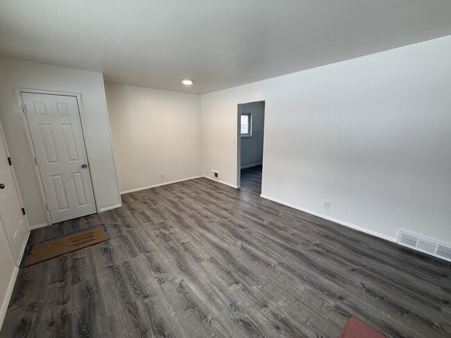 Foto del edificio - 310 W Princeton Ave