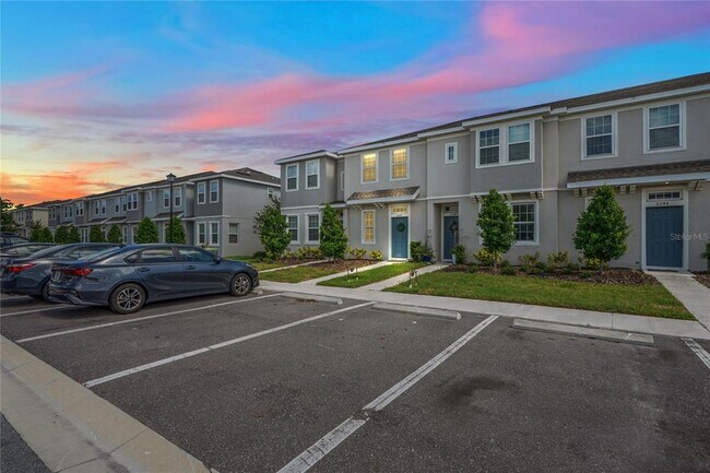 Foto del edificio - 6240 Fairmont Ln