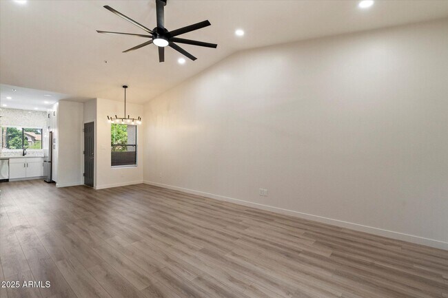 Foto del edificio - 9600 N 96th St