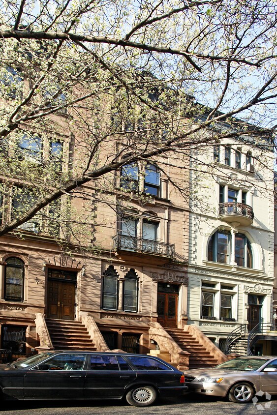 Building Photo - 132 W 78th St