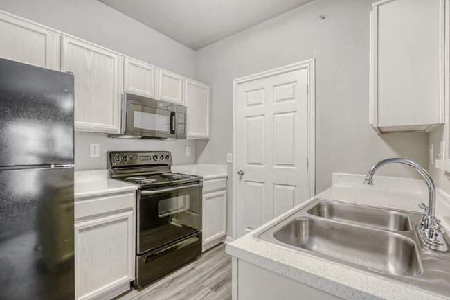 Building Photo - The Oakmoor