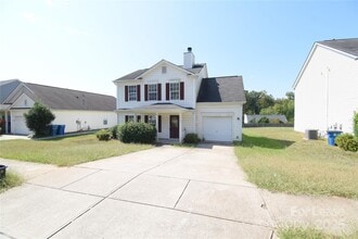 Building Photo - 8139 Chatham Oaks Dr