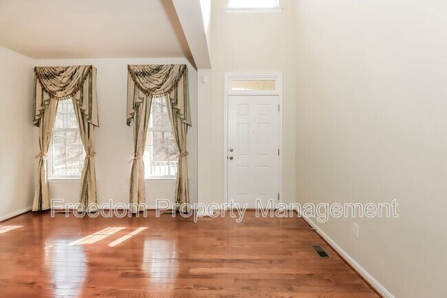 Building Photo - 15230 Lord Culpeper Ct