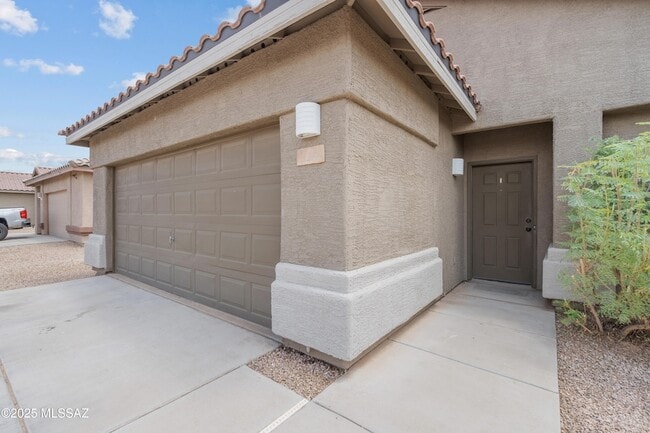 Building Photo - 12708 N Rodeo Land