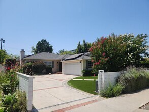 Building Photo - 5523 Ranchito Ave