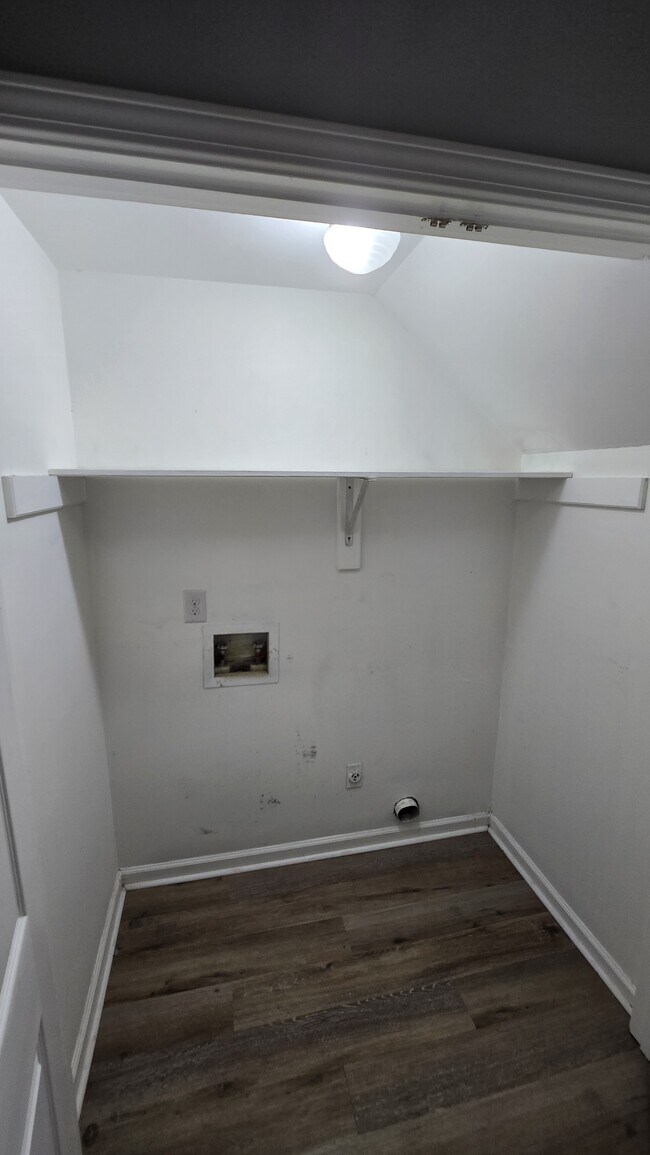 Building Photo - 5530 Oak Branch Circle S.