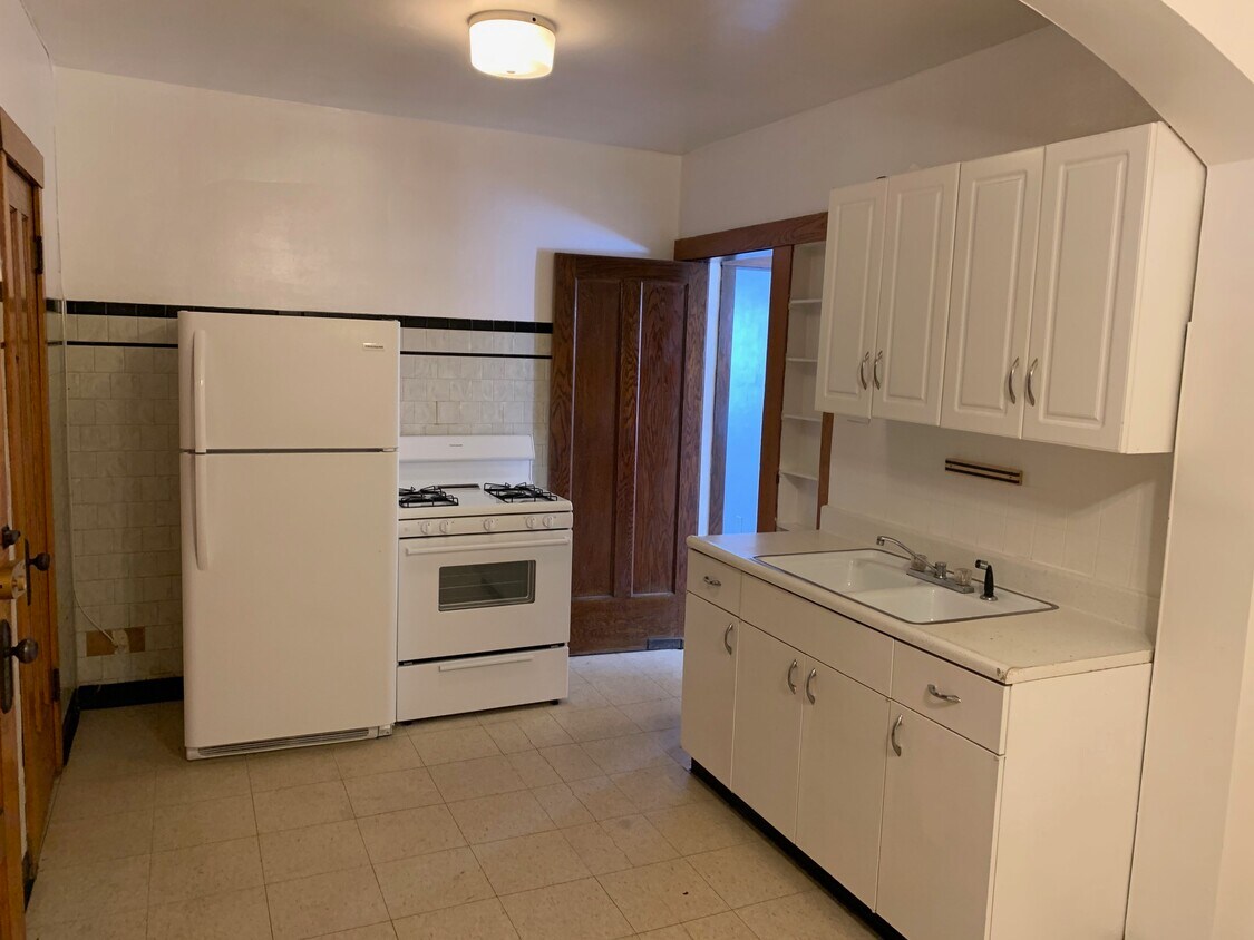 Primary Photo - 3236 N Long Ave