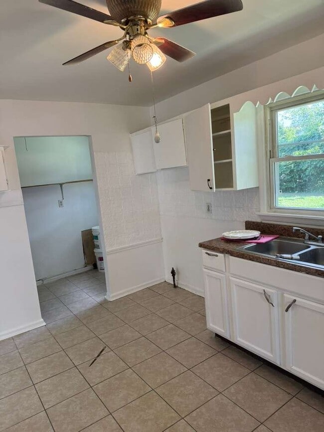 Building Photo - 3501 Bennett Ln