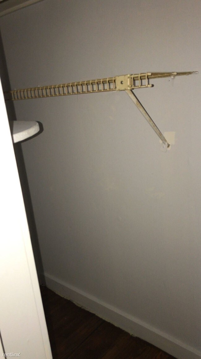 Foto del edificio - 1 br, 1 bath  - 244 Sherman Ave Unit B