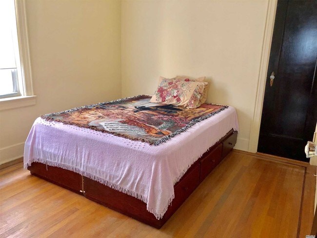 Foto del edificio - 66-06-66-60 60th Pl